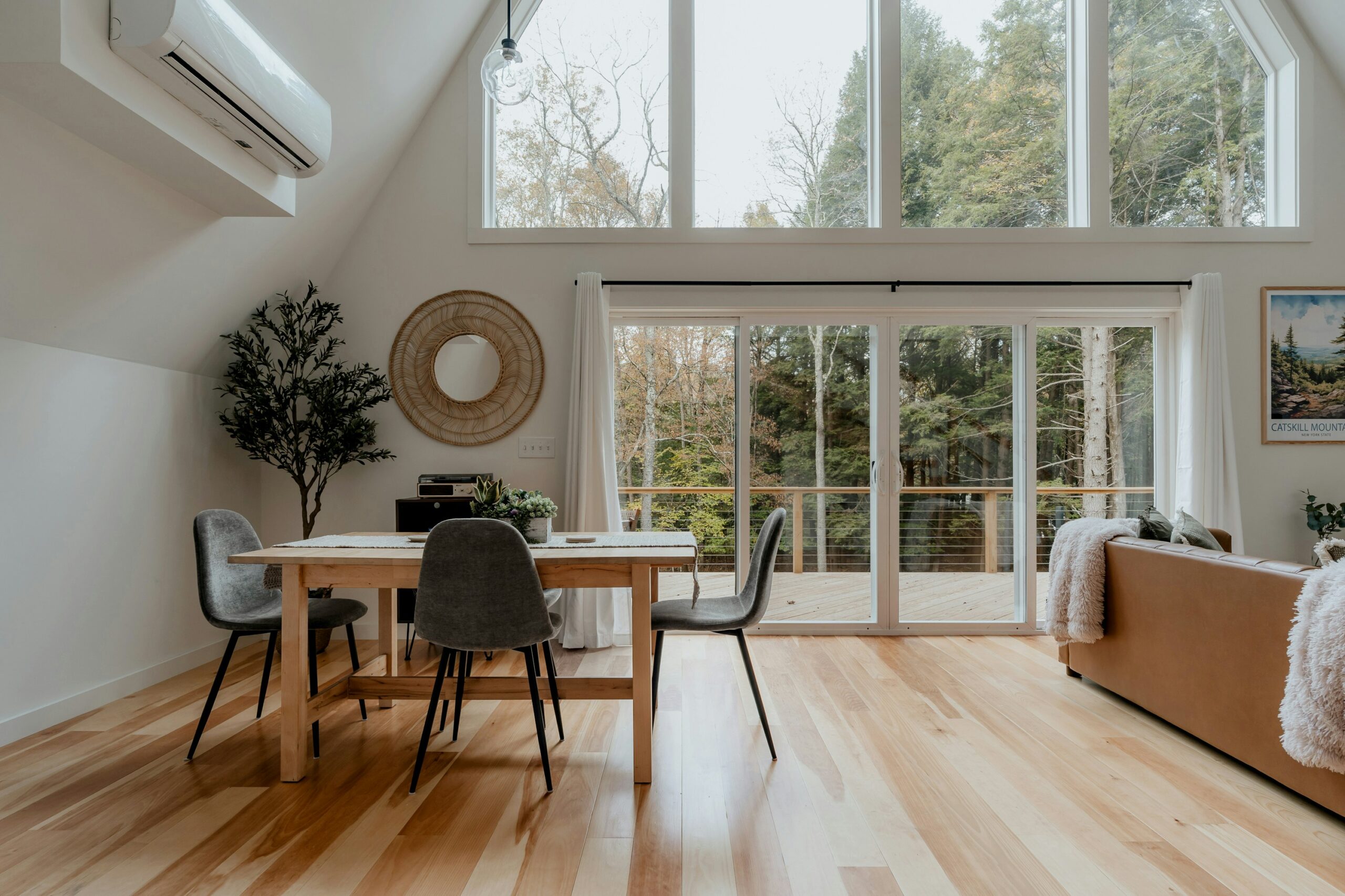 Isoler une baie vitrée : les solutions pour améliorer votre confort thermique et phonique
